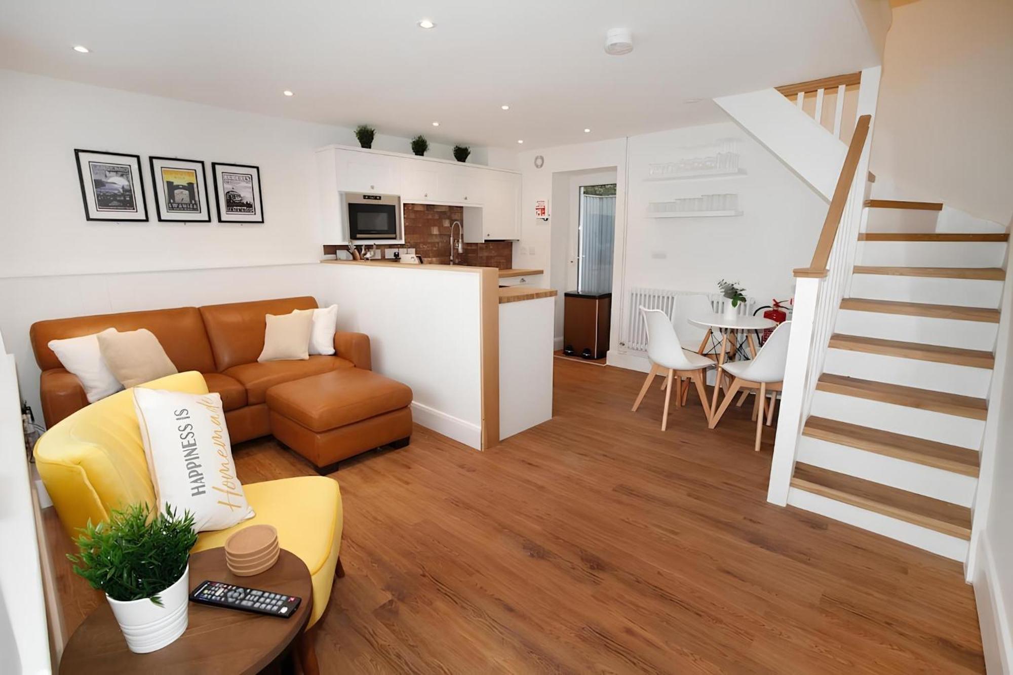 Tucked Away, Beach Access Sleeps 4 The Mumbles Kültér fotó
