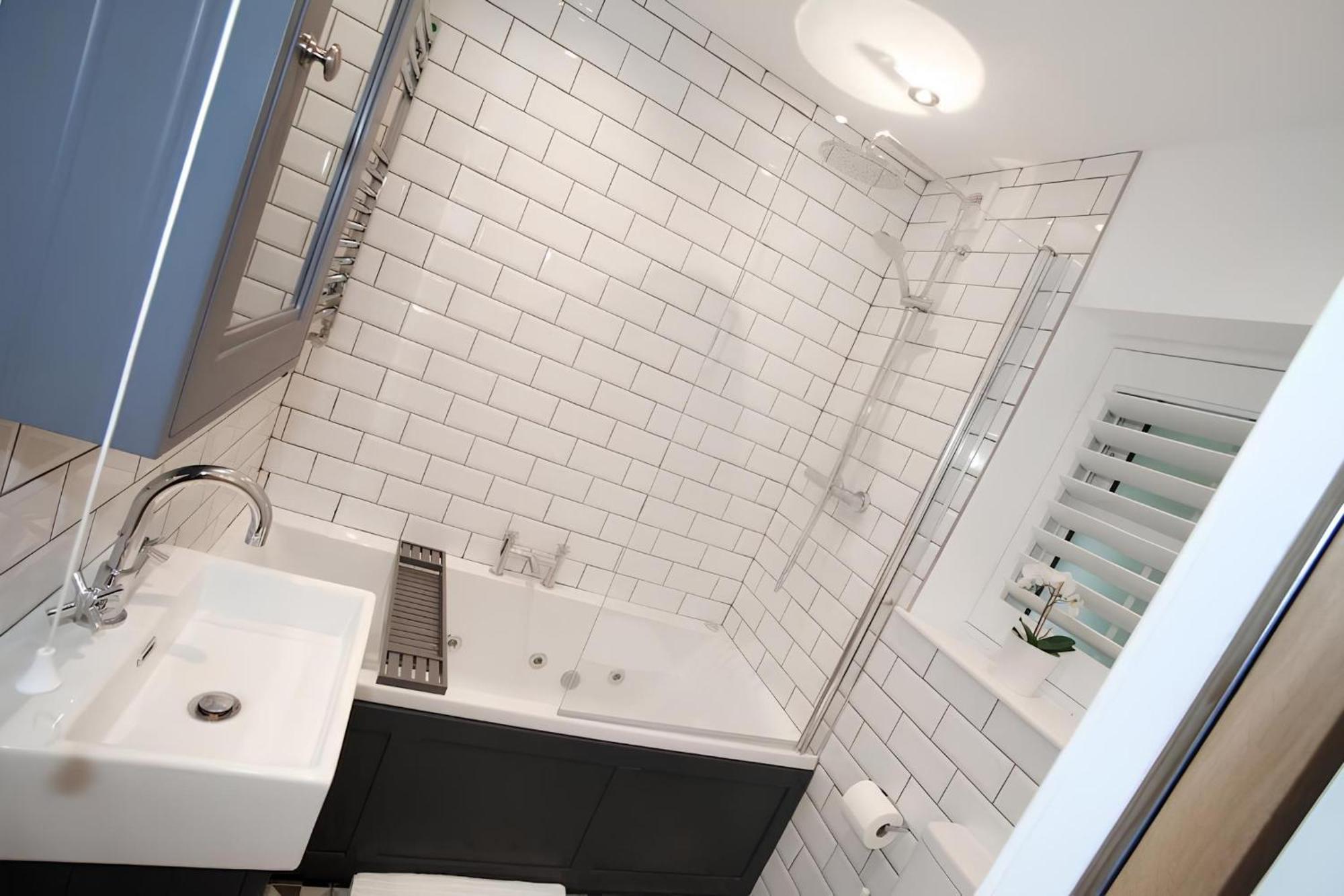 Tucked Away, Beach Access Sleeps 4 The Mumbles Kültér fotó